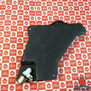 Zbiorniczek płynu do spryskiwaczy tył czarny